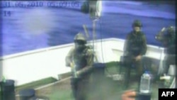 Фрагмент видеозаписи действий израильского спецназа на турецком судне в Средиземном море 31 мая 2010 г