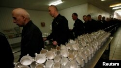 Сколько южных осетин сейчас находится в российских зонах, никто не знает, статистики на этот счет не существует. Быть может, потому что все они имеют двойное гражданство и сидят как российские граждане