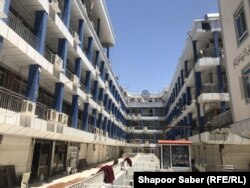 Így nézett ki Herátban a pénzváltó piac 2020 októberében. Emberek azért nincsenek a képen, mert a pénzváltók éppen sztrájkoltak a súlyos biztonsági helyzet miatt