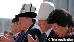 Асылбек Жээнбеков, Алмазбек Атамбаев, Роза Отунбаева, 7-апрель, 2012-жыл