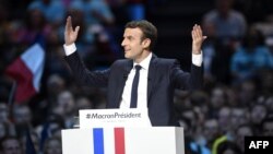 Франциянын президенттигине талапкер Эммануэл Макрон.