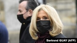 Бріджит Макрон проведе у самоізоляції тиждень