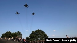 Истребители МиГ-29 на празднике в Братиславе, архив