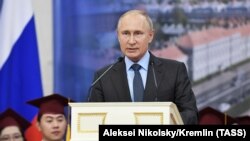 Про це Володимир Путін заявив на Міжнародному економічному форумі в Санкт-Петербурзі 6 червня 