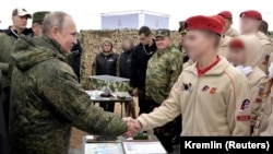 Російський лідер Володимир Путін під час зустрічі з «юнармійцями», вересень 2019 року