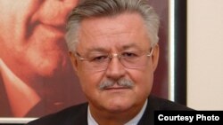 Lawyer Yury Novolodsky