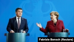 Сооронбай Жээнбеков и Ангела Меркель. Берлин, 16 апреля 2019 г.