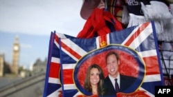 Кралската двојка и на британското знаме