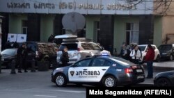 Аппарат Народного защитника изучил материалы дела и пришел к выводу, что ряд крайне важных следственных мероприятий не был проведен вообще