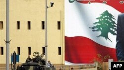 ارتش لبنان در خیابان های اطراف پارلمان در بیروت.