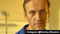 «Я стверджую, що за цим злочином стоїть Путін, інших версій події у мене немає», – заявив Навальний