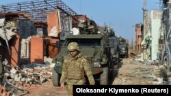 Войник от Украинската армия в района на Донбас