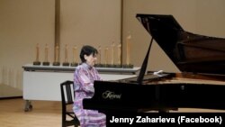 Проф. Жени Захариева