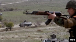 Македонски војник