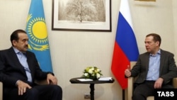 Қазақстан мен Ресей премьер-миинстрлері Кәрім Мәсімов пен Дмитрий Медведев. Сочи, 22 ақпан 2016 жыл.