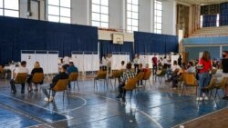 Rritet interesimi i të rinjve për t’u vaksinuar