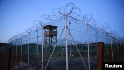 The White House has acknowledged that its goal of closing the military prison at Guantanamo Bay would not be met before the end of the Obama administration on January 20.