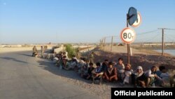 Афганским военным разрешили беспрепятственно пройти на территорию Таджикистана. Фото пресс-центра Погранвойск ГКНБ Таджикистана