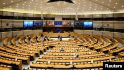 Документ містить п’ять основних рекомендацій, що стосуються як протидії політиці російської влади, яку автори документа вважають агресивною, так і підтримки громадянського суспільства в Росії