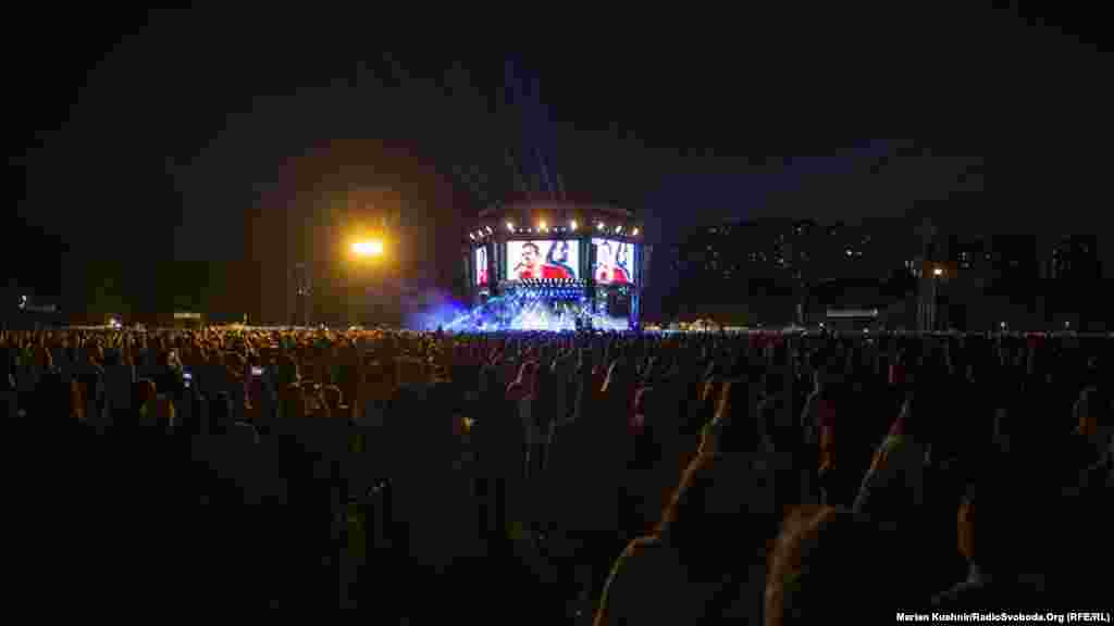 Концерт &laquo;Океанів&raquo; був у &laquo;360&raquo; &ndash; сцена крутилася у всі боки, а навколо неї у фан-зоні тисячі людей