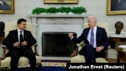 Зеленський також зазначив, що планує обговорити з лідером США багато інших питань.