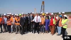 Premierul Boiko Borisov inspectând gazoductul BalkanStream