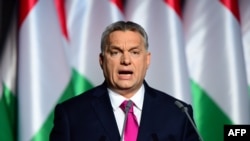 Istoricul Stefano Bottoni a publicat o carte dedicată premierului Ungariei: „Orbán. Un despot în Europa”.