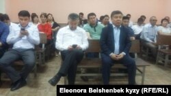 Алмамбет Шыкмаматов (справа). 