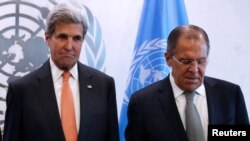 Джон Керрі (Л) і Сергій Лавров 