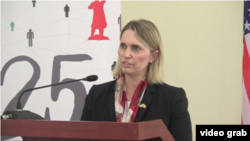 Bridget Brink la conferința de presă de la Chișinău