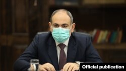 Прем’єр-міністр Вірменії закликав своїх прихильників зібратися в центрі столиці, Єревана