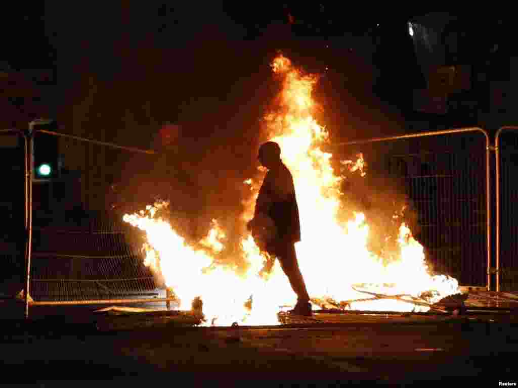 Насилства и палежи во Ливерпул