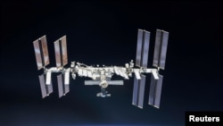 Stația Spațială Internațională (ISS) fotografiată de la bordul unei nave spațiale Soiuz imediat după desprinderea de ISS, 4 octombrie 2022.