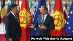 Сооронбай Жээнбеков и Дональд Туск.
