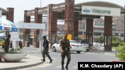 Військові патрулюють головний термінал міжнародного аеропорту в Лахорі, Пакистан, 3 липня 2019 року