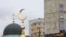 В Москве в три раза больше мусульман, чем в Лондоне. И в двадцать раз меньше мечетей