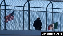 La granița dintre SUA și Mexic