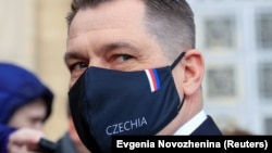 «Вони повинні нам пояснити, що це означатиме на практиці», – каже посол Чехії в Росії Вітєзслав Півонька