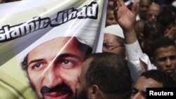 Pristalice Osame bin Ladena na protestu u Kairu, 6.5.2011.