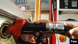 وزیر نفت خبر داد که عرضه بنزين آزاد در مرحله دوم سهميه بندی، اجرا نخواهد شد.