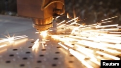 Це сталося після посилення правил експортного контролю, пов'язаного з можливістю використання верстатів у військових цілях