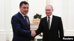 Садыр Жапаров и Владимир Путин.