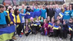 Біля посольства Нідерландів відбулися проводи учасників ультрамарафону «Say «YES!» Європі» (відео)