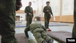 Так, агентство Reuters повідомило, що у сегменті інтернету Казахстану з’явилася відповідна реклама, звернена до «іноземних братів» (фото ілюстративне)