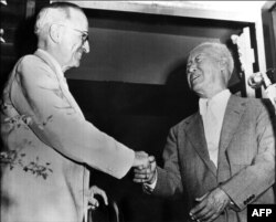 دیدار سینگمان ری با ترومن، رئیس‌جمهور وقت ایالات متحده، در آمریکا، ۸ مه ۱۹۵۴