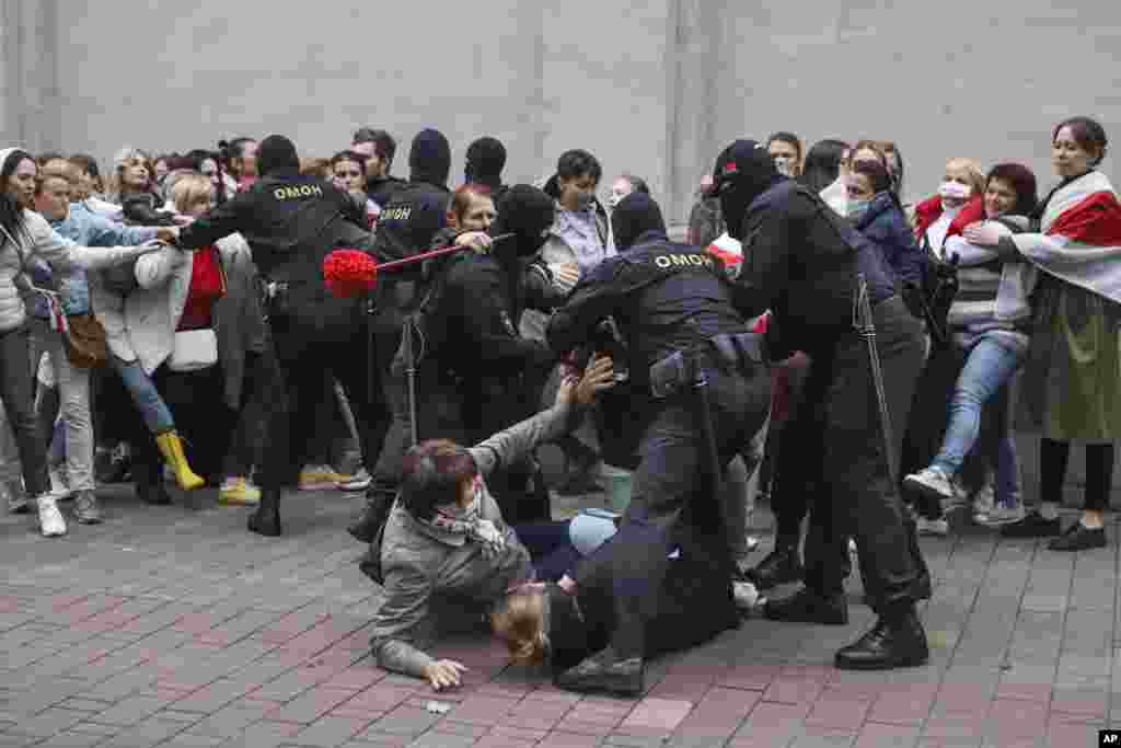 Співробітники міліції затримали декількох жінок