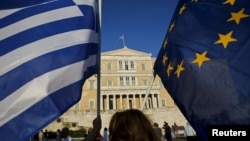 Pogled na zgradu grčkog parlamenta, Atena, 18. jun 2015.