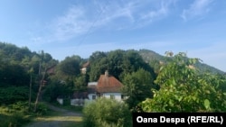 Priveliște surprinsă din pensiunea Manuelei