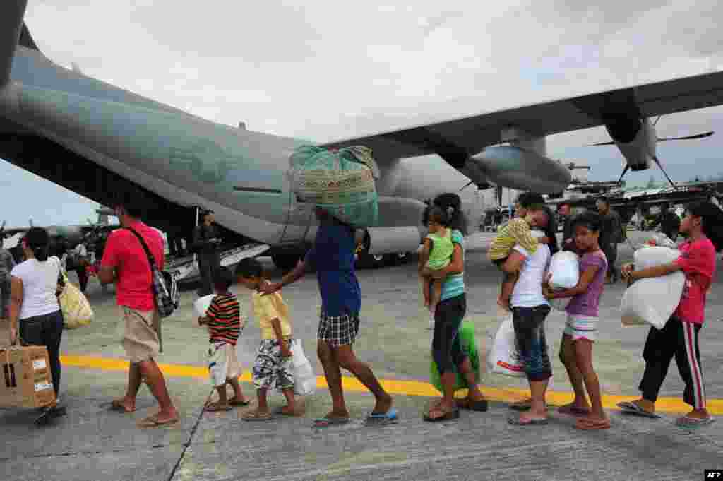 Tacloban, 11. novembar 2013. Foto: AFP / Ted Aljibe 