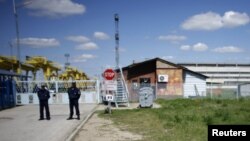 La intrarea pe șantierul centralei nucleare de la Belene